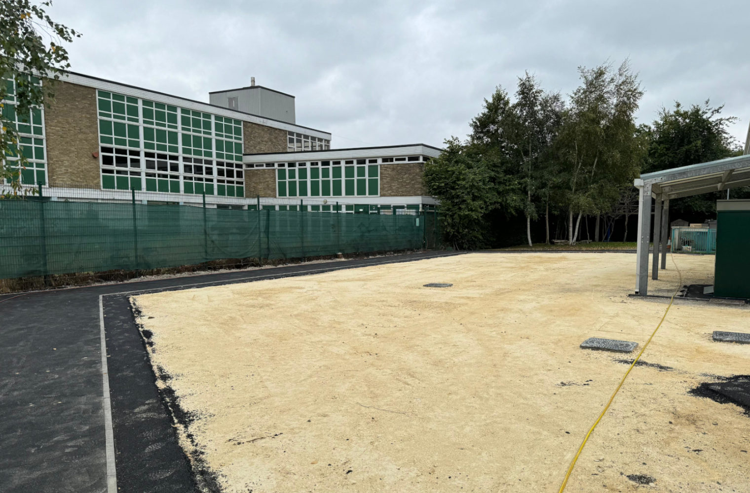 artifical_grass_school_before